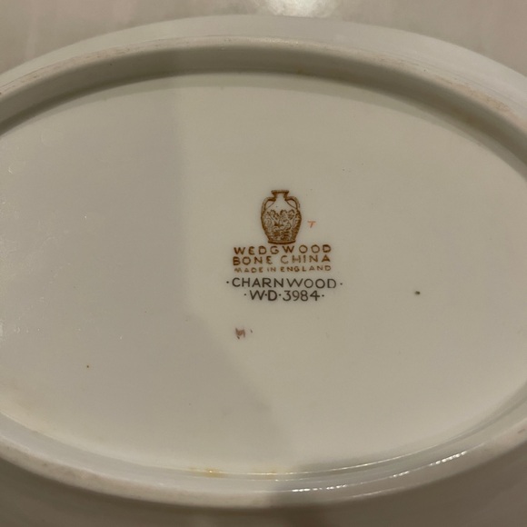 Wedgwood Bone China Made in England Pattern Name Charnwood 10” Vegetable Bowl - Picture 10 of 12